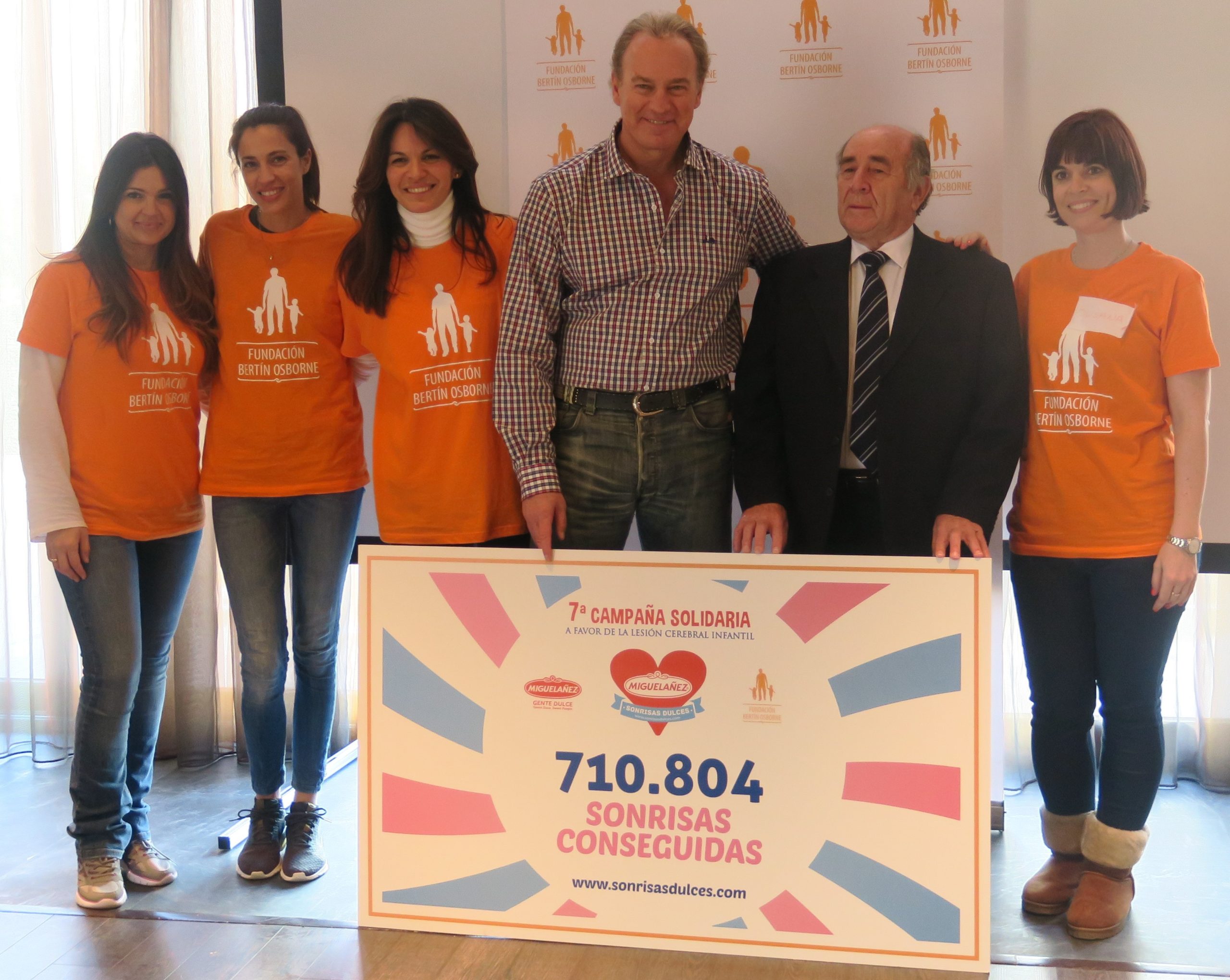 Migueláñez entrega el donativo a la Fundación Bertín Osborne. «Sonrisas Dulces».